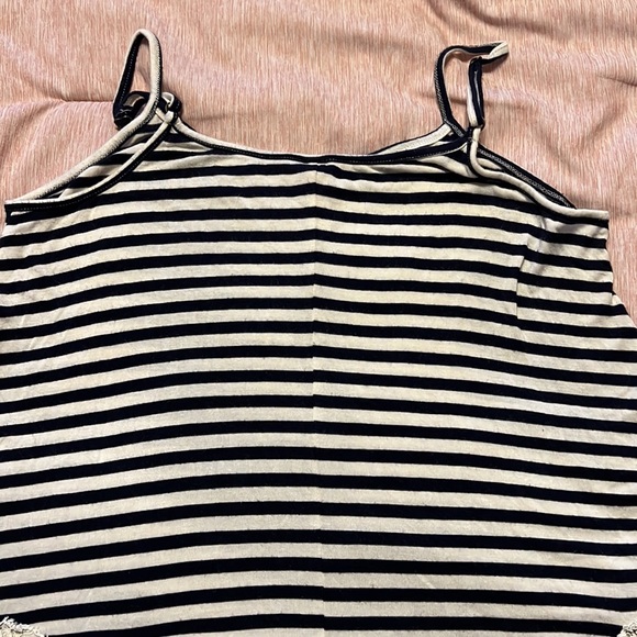 Excellent Used Condition Xhilaration Navy and Cream striped tank top in medium - Picture 5 of 6